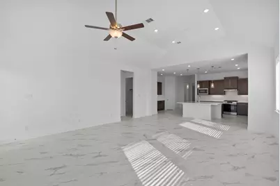 11919 Canal View Boulevard, Mont Belvieu, TX 77523 - Photo 10