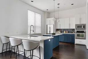 2105 Woodhead St, Houston, TX 77019 - Photo 2