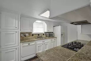 2075 Little Cedar Dr, Houston, TX 77339 - Photo 12