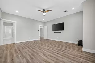 7814 De Priest St, Houston, TX 77088 - Photo 18
