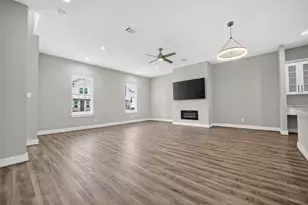 7814 De Priest St, Houston, TX 77088 - Photo 10
