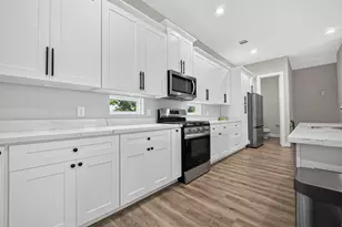 7814 De Priest St, Houston, TX 77088 - Photo 10