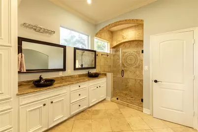 810 Ivy Wall Drive, Houston, TX 77079 - Photo 10