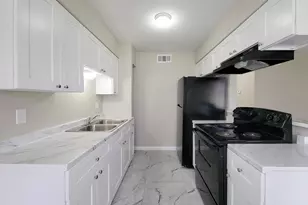 3206 Lobit Dr, Dickinson, TX 77539 - Photo 8