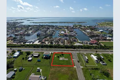 260 E Deberry Avenue, Aransas Pass, TX 78336 - Photo 1