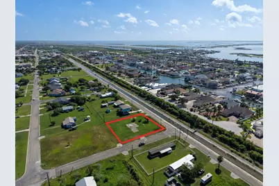 260 E Deberry Avenue, Aransas Pass, TX 78336 - Photo 2