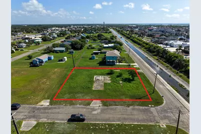 260 E Deberry Avenue, Aransas Pass, TX 78336 - Photo 6