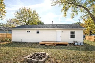 301 E Dumble St, Alvin, TX 77511 - Photo 10