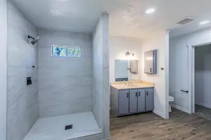 301 E Dumble St, Alvin, TX 77511 - Photo 22