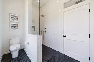 220 W 10th St, Houston, TX 77008 - Photo 22