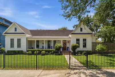 220 W 10th Street, Houston, TX 77008 - Photo 1