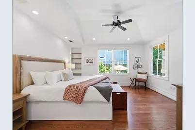 220 W 10th Street, Houston, TX 77008 - Photo 12