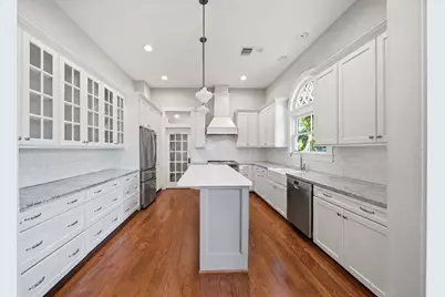 220 W 10th Street, Houston, TX 77008 - Photo 10