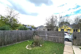 402 W James Ave, Baytown, TX 77520 - Photo 24