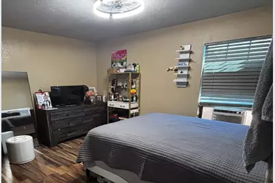 402 W James Avenue, Baytown, TX 77520 - Photo 14