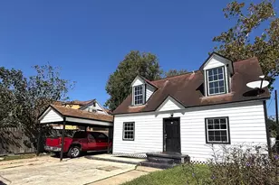 402 W James Ave, Baytown, TX 77520 - Photo 2