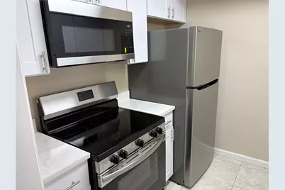 4645 Wild Indigo Street #366, Houston, TX 77027 - Photo 4