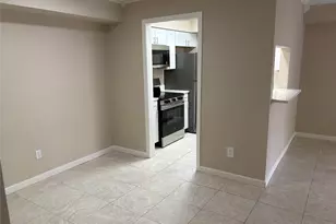 4645 Wild Indigo St, Houston, TX 77027 - Photo 6