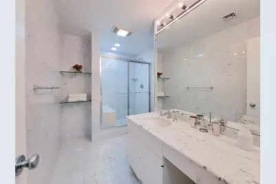 9333 Memorial Drive #410, Houston, TX 77024 - Photo 38