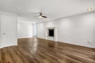 7 Briar Dale Ct, Houston, TX 77027 - Photo 10