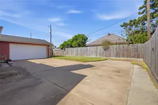 7706 Chantilly Cir, Galveston, TX 77551 - Photo 22