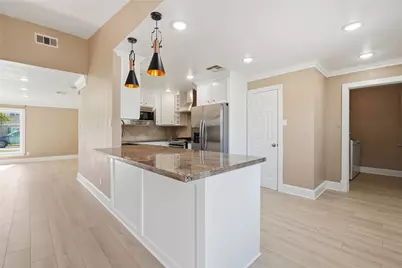 7706 Chantilly Circle, Galveston, TX 77551 - Photo 8