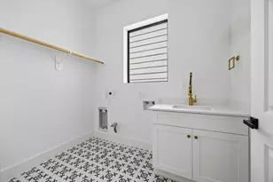 1323 W 22nd St, Houston, TX 77008 - Photo 26