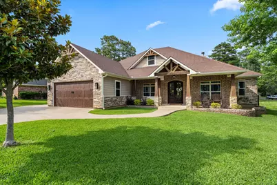 636 W Lake Drive, Livingston, TX 77351 - Photo 1