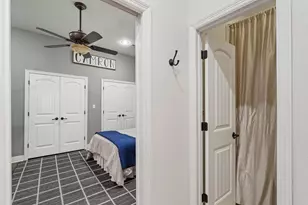 636 W Lake Dr, Livingston, TX 77351 - Photo 36