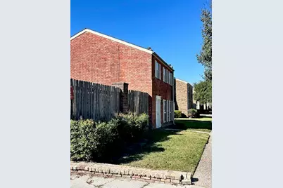 4252 Belle Park Drive #4252, Houston, TX 77072 - Photo 2