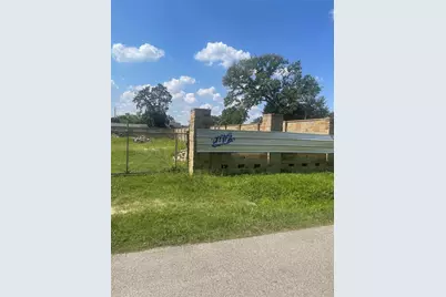 7317 Roswell Street, Houston, TX 77022 - Photo 2