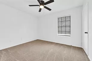 818 Lochnell Dr, Houston, TX 77062 - Photo 22