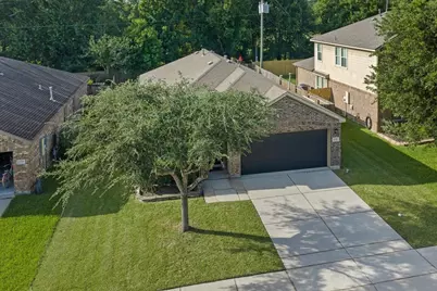 1135 Treasure Court, Baytown, TX 77521 - Photo 32