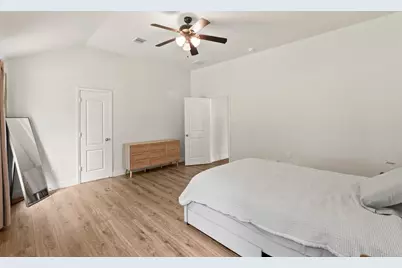 1135 Treasure Court, Baytown, TX 77521 - Photo 16