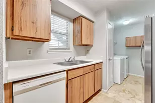 2800 Jeanetta St, Houston, TX 77063 - Photo 8