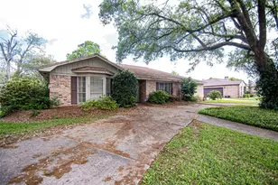 5950 Pinkstaff Ln, Beaumont, TX 77706 - Photo 4