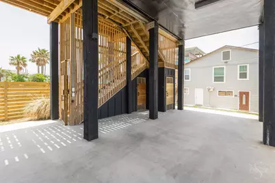 2906 Avenue R 1/2, Galveston, TX 77550 - Photo 36