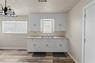 4906 Farmer St, Houston, TX 77020 - Photo 4