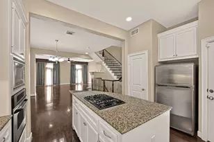 546 Bomar St, Houston, TX 77006 - Photo 24