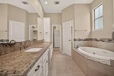 546 Bomar Street, Houston, TX 77006 - Photo 32