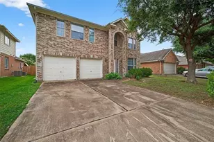8419 Spotslyvania Ln, Houston, TX 77083 - Photo 2
