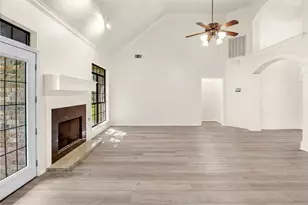 1010 Mockingbird Ln, Richwood, TX 77531 - Photo 4