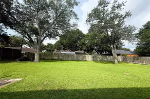 1006 Fairlane Dr, Ganado, TX 77962 - Photo 24