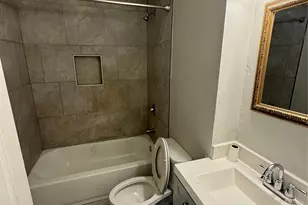 9902 Valley Sun Dr, Houston, TX 77078 - Photo 10