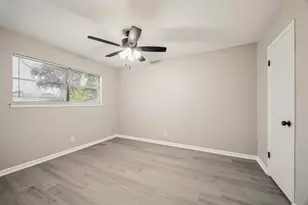 910 7th Ave N, Texas City, TX 77590 - Photo 10