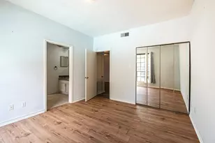 8055 Cambridge St, Houston, TX 77054 - Photo 10