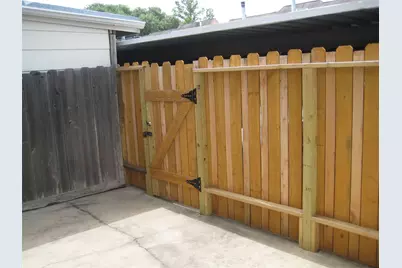 11002 Hammerly Blvd, Houston, TX 77043 - Photo 14