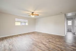 1602 North Ave N, Freeport, TX 77541 - Photo 4