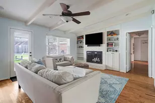 12318 Woodthorpe Ln, Houston, TX 77024 - Photo 6