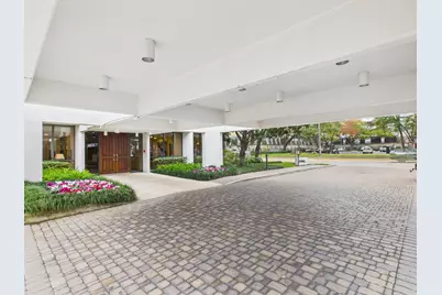 5001 Woodway Drive #1104, Houston, TX 77056 - Photo 24